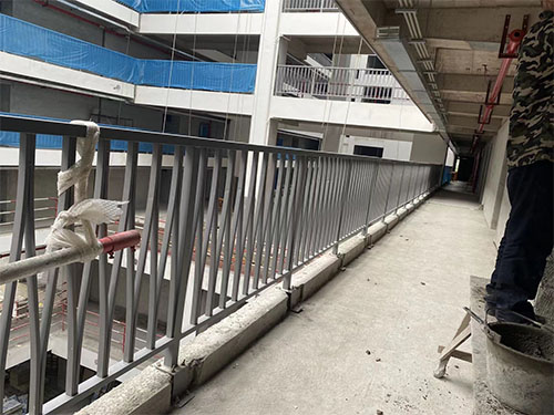 長沙正云金屬制品有限公司,長沙自動(dòng)創(chuàng)新型鋅鋼護(hù)欄生產(chǎn)