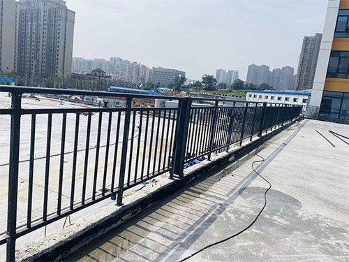 長沙正云金屬制品有限公司,長沙自動創(chuàng)新型鋅鋼護(hù)欄生產(chǎn)